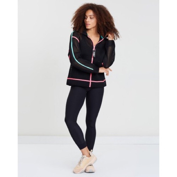 Puma Women’s Size M Mesh Chase Spacer Hoodie - Picture 3 of 8